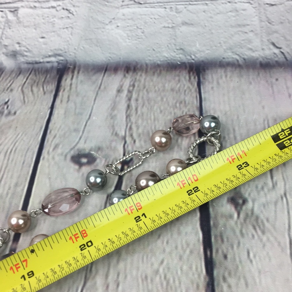 Elegant Pink and Silver Beaded Necklace - Picture 8 of 11